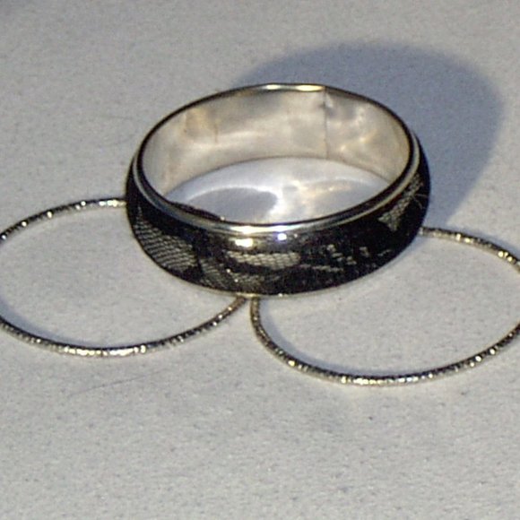 Set of Three Bangle Bracelets One Thick Two Thin - Picture 2 of 3